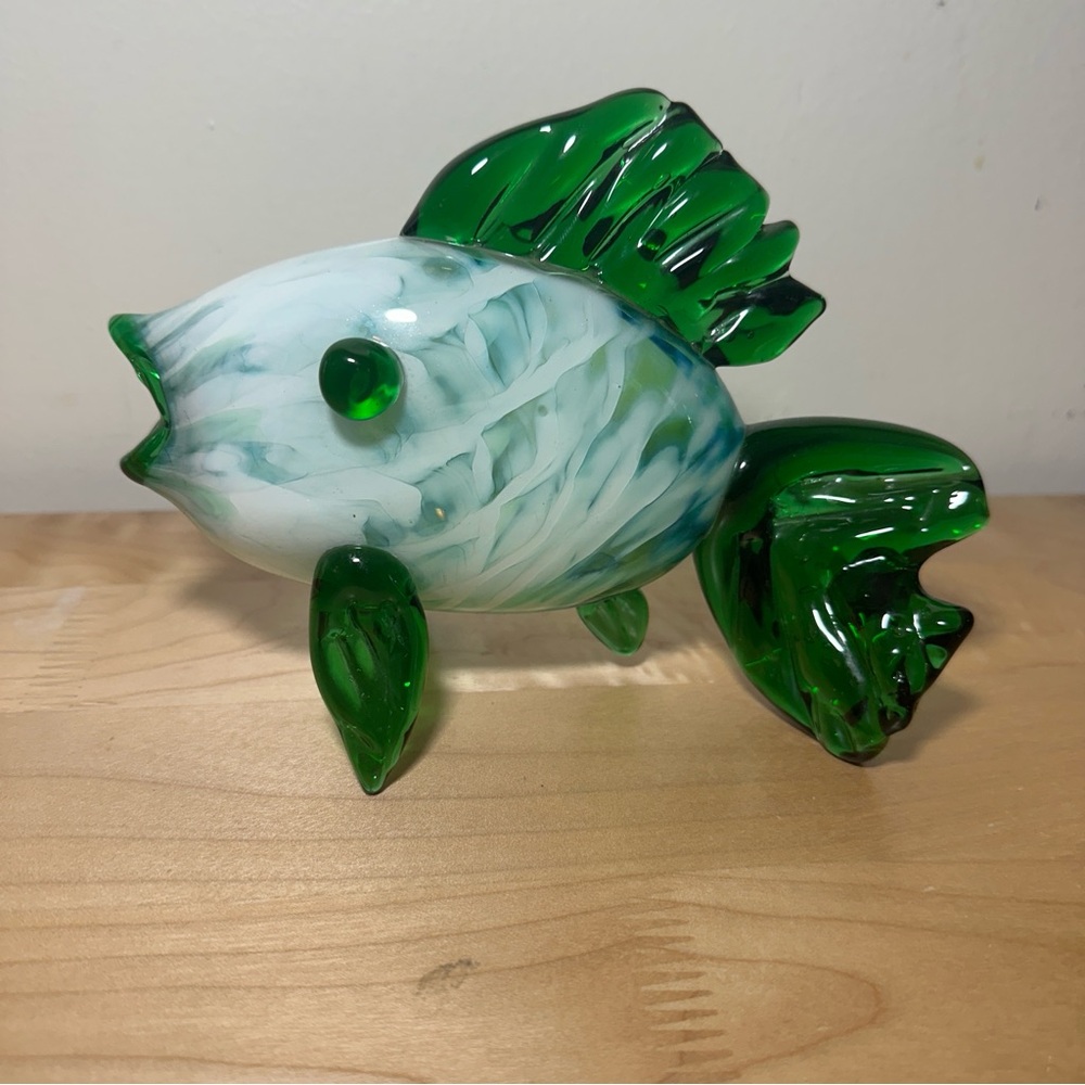 FABULOUS MURANO STYLE ART GLASS GREEN WHITE FISH SCULPTURE MARINE OCEAN NAUTICAL